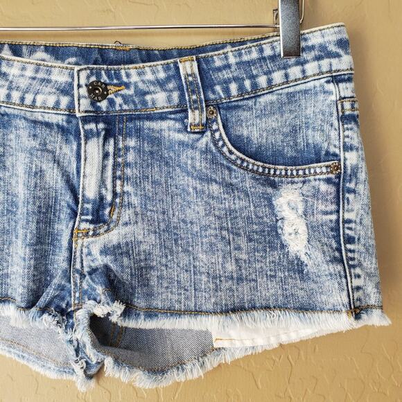 Carmar Distressed Frayed Acid Wash Denim Shorts - Picture 4 of 9